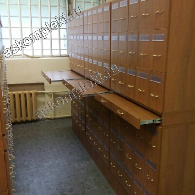 Шкаф деревянный для каталогов библиотеки, темное дерево